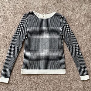H&M plaid/houndstooth black/crime sweater